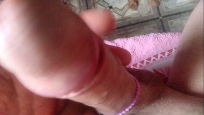 Խաղում է իմ դիկի հետ, իսկ իմ շունը՝ ինձ հետ